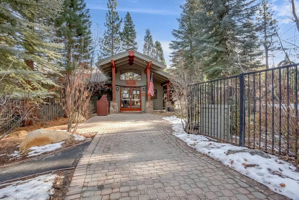 Slope Side Studio In Northstar Village! Truckee Esterno foto